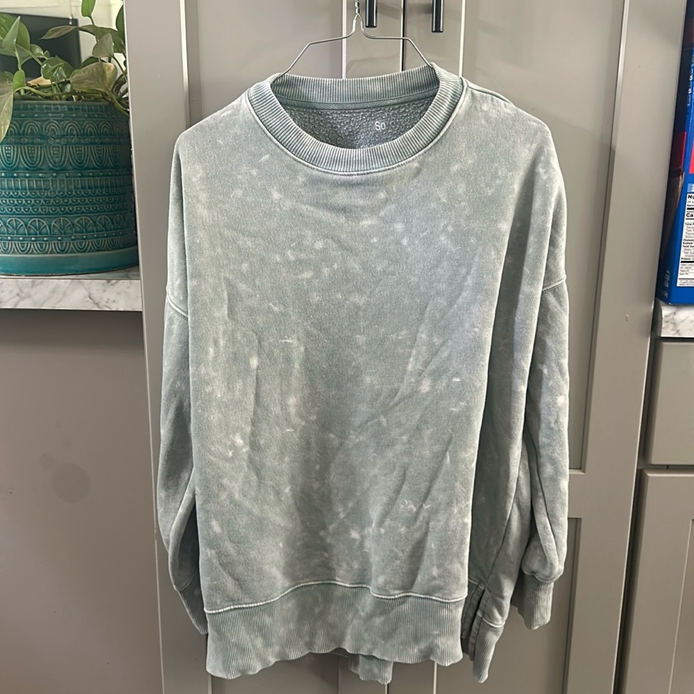 Thin sweatshirt